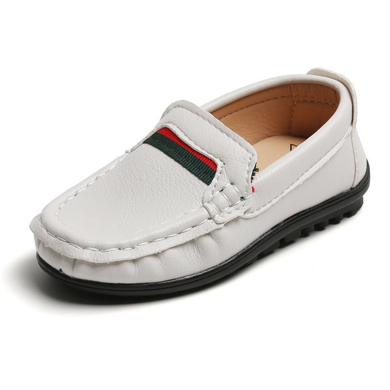 Mjuka loafers i läder med röd och grön design för pojkar, bild 6 av 8