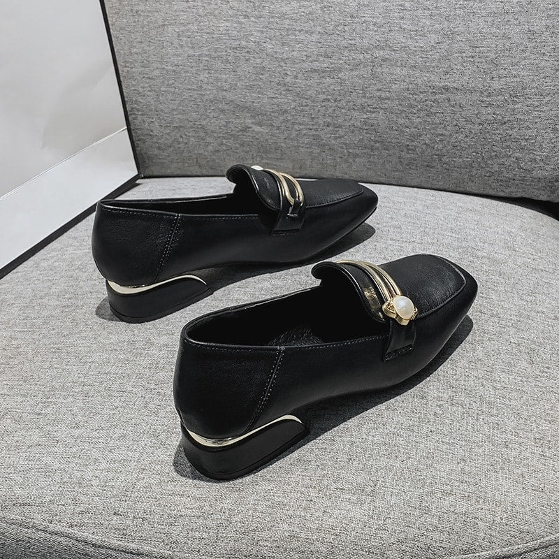 Svarta loafers med eleganta fyrkantiga klackar