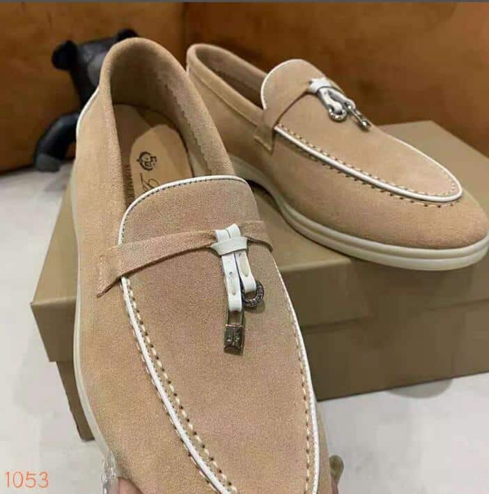 Brittisk beige mockaloafer i mocka för damer