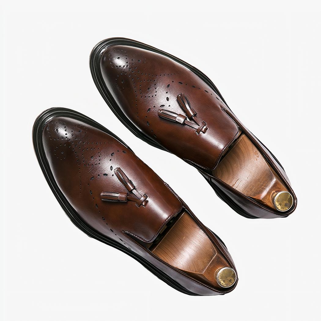 Klassiska loafers med tofsar för herr