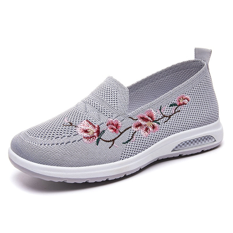 Grå sommarmokasiner med broderade blommor för damer