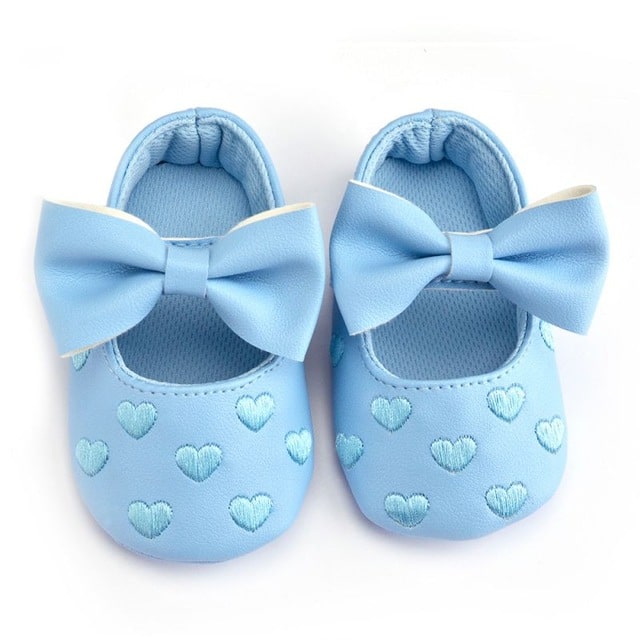 Blå loafers för babyflickor med hjärtmönster