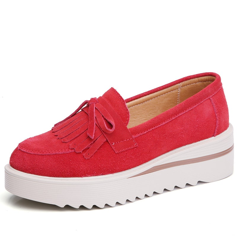 Mocka röda loafers med kilklack