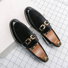 Lackade loafers i svart och sammet med gyllene bett, Svart