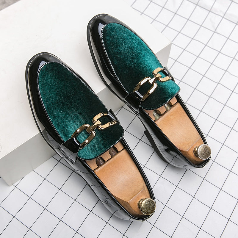 Lackade loafers i svart och sammet med gyllene bett, bild 9 av 10