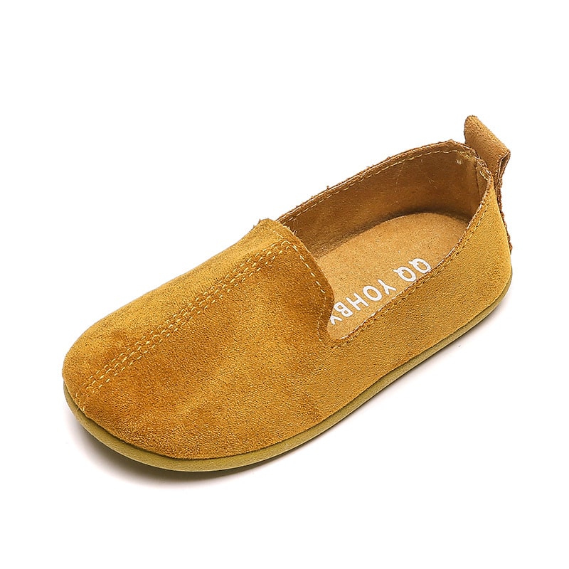 Lätta och avslappnade gula loafers för pojkar