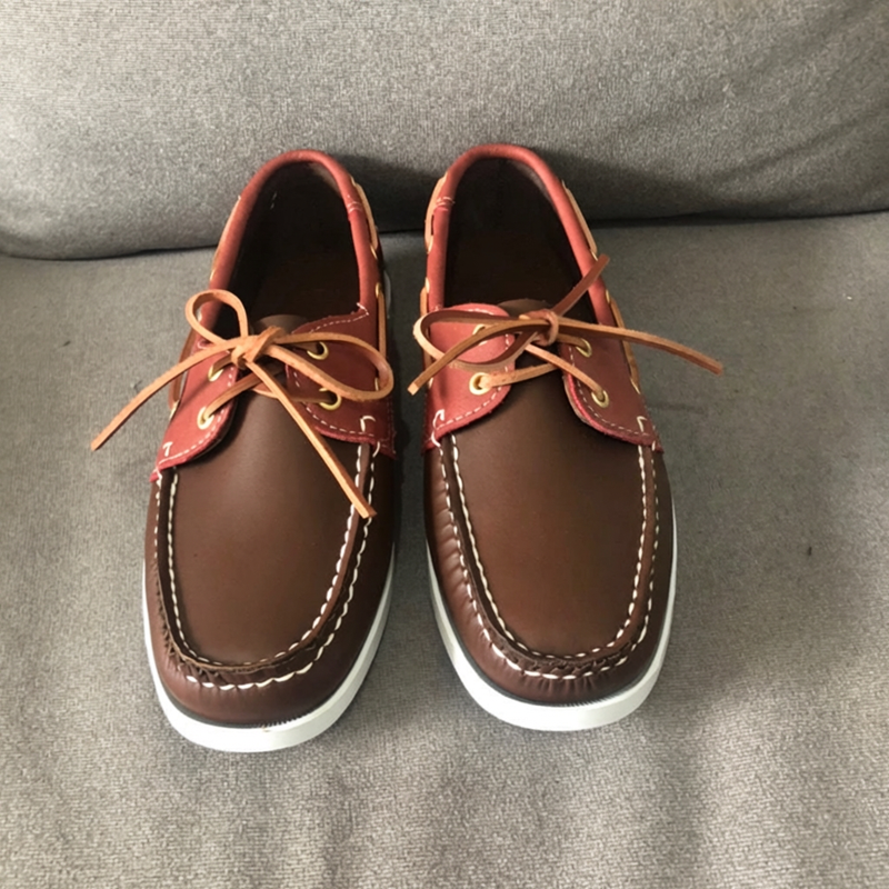 Trendiga loafers i båtstil med snörning för herrar, bild 2 av 8