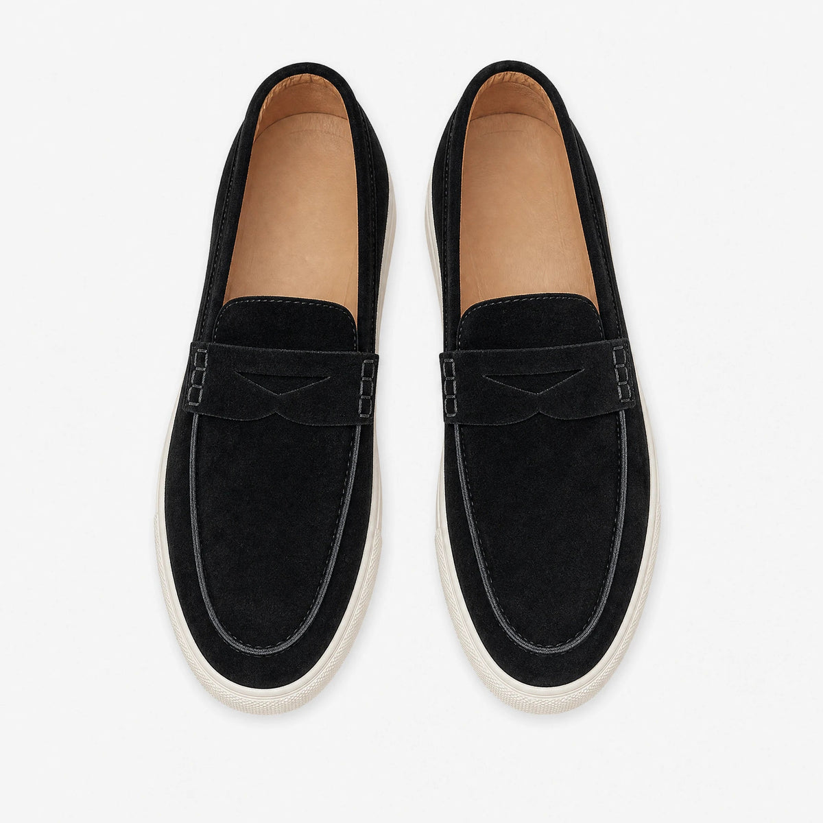 Loafers i mocka för herr med slejf och vit sula, svart