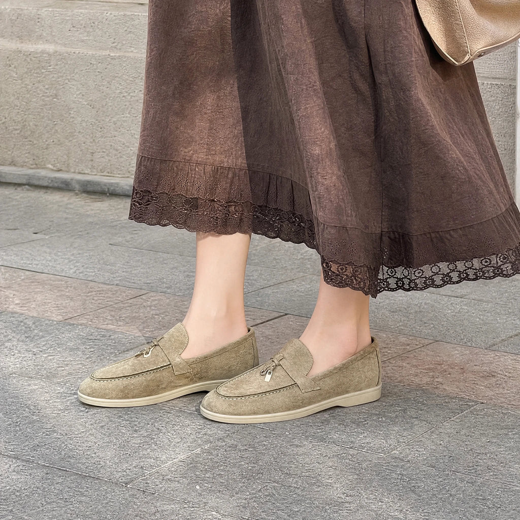 Loafers i kamel med metalldetalj