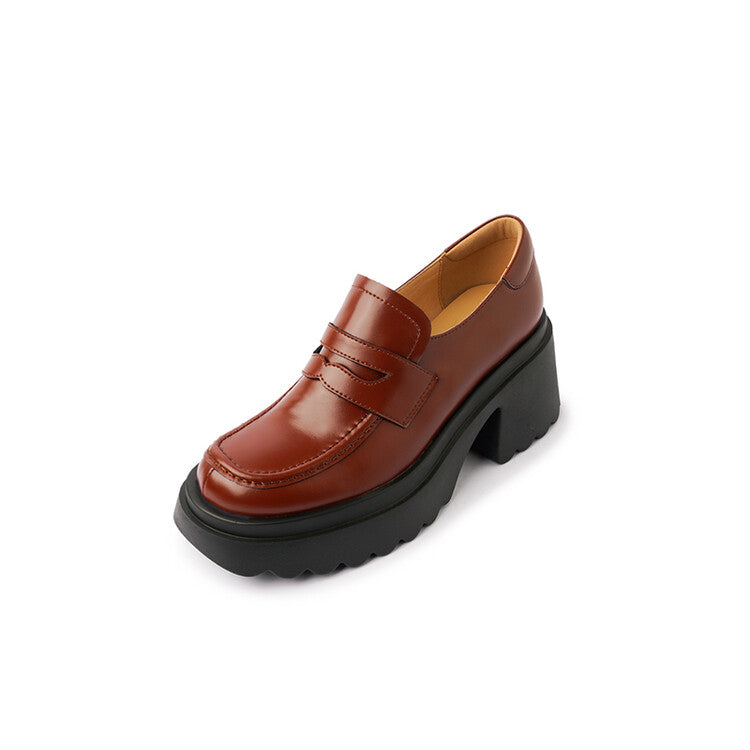 Bruna loafers med klack i läder för kvinnor
