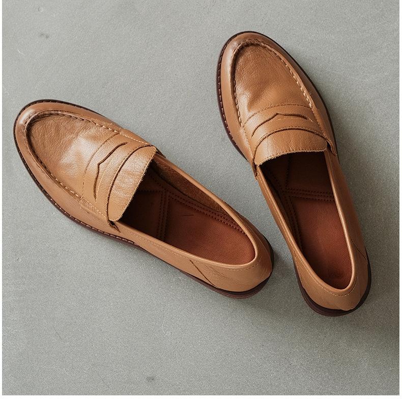 Loafers med blockklack i mjukt läder för kvinnor, bild 3 av 9
