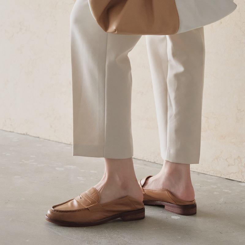 Loafers med blockklack i mjukt läder för kvinnor, bild 2 av 9