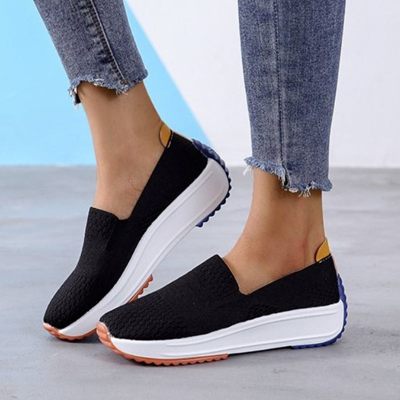 Ortopediska svarta loafers för kvinnor i andningsbart mesh