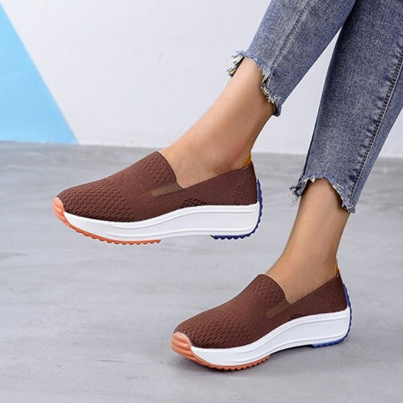 Ortopediska bruna loafers för kvinnor i andningsbart mesh