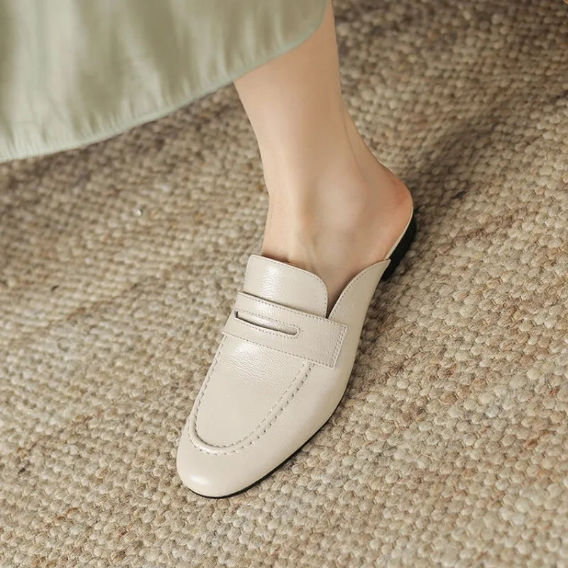 Penny loafer-mule dam i läder, detaljbild