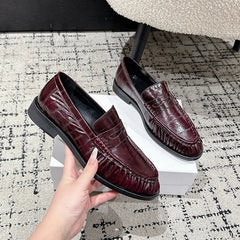 Penny loafers dam med krokodileffekt, raffinerad look, Mörk bordeaux