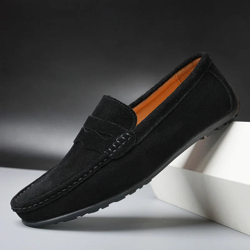 Penny loafers för herr i mocka med räfflad sula, svart, bild 1