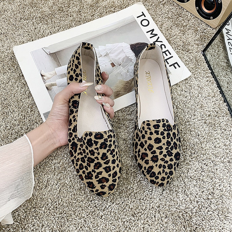 Platta loafers med leopardmönster för kvinnor, bild 2 av 8