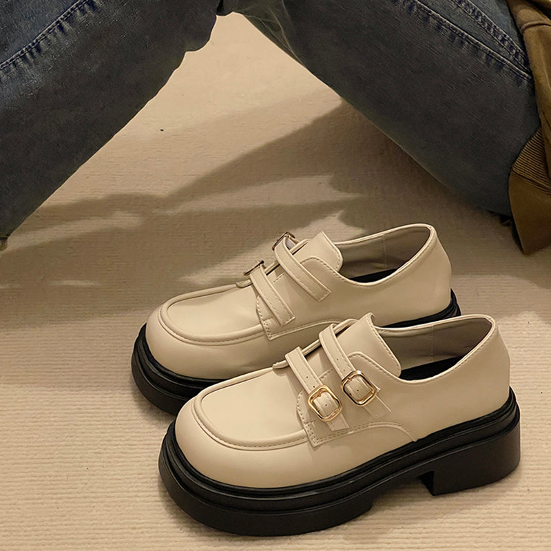 Beige platåmockasin med remmar för dam