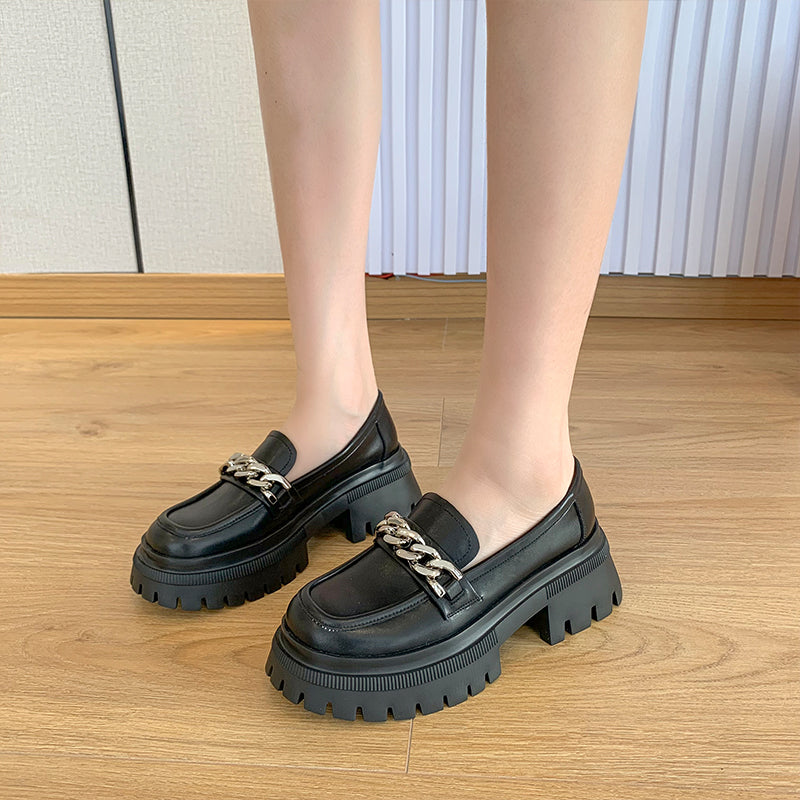 Loafers med platåsula och silverkedja för kvinnor, bild 2 av 3