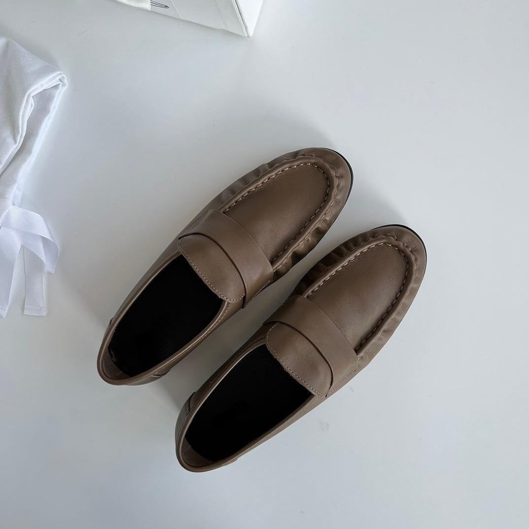 Retro bruna loafers i mjukt läder med klackblock för kvinnor