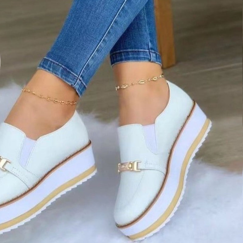 Bekväma vita platåloafers för dam