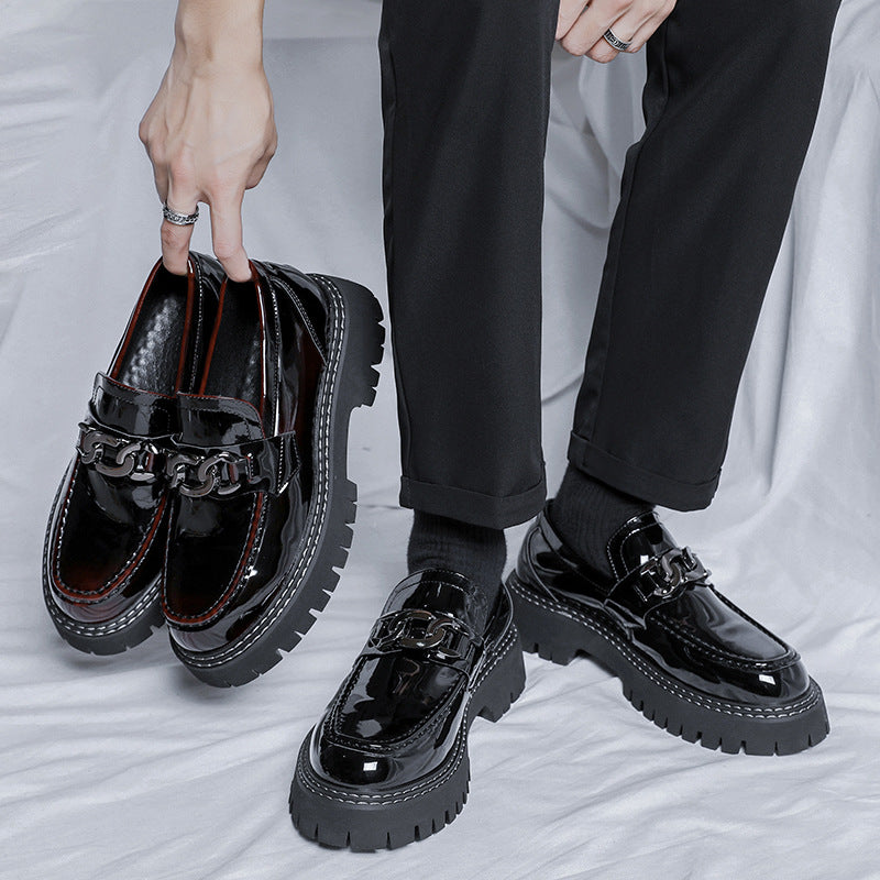 Slip-on-plattformsloafers i lackskinn för män
