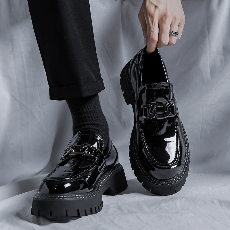 Slip-on-plattformsloafers i lackskinn för män