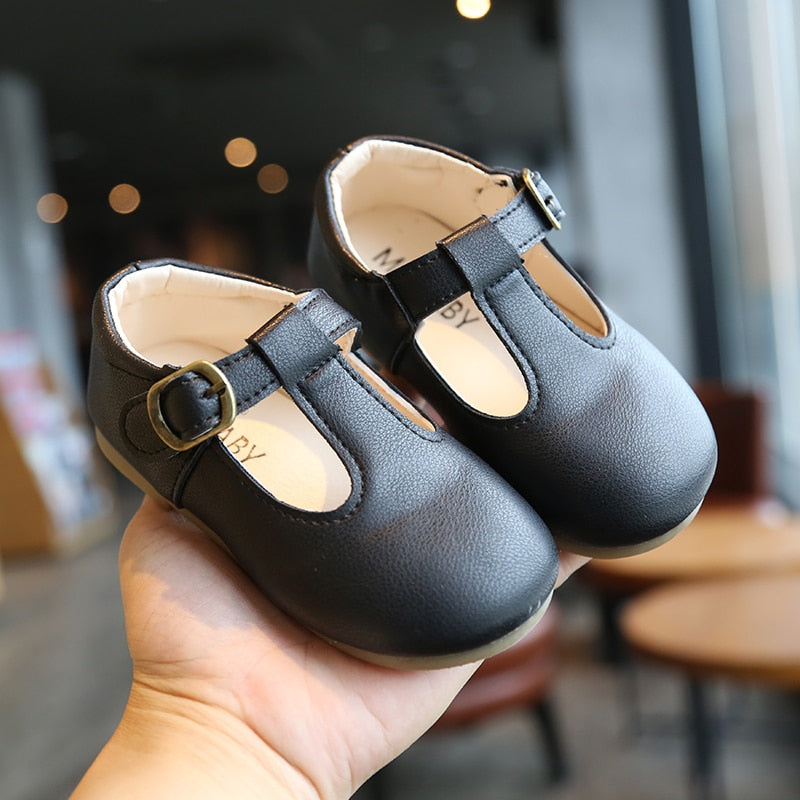 Robusta svarta loafers i läder för flickor