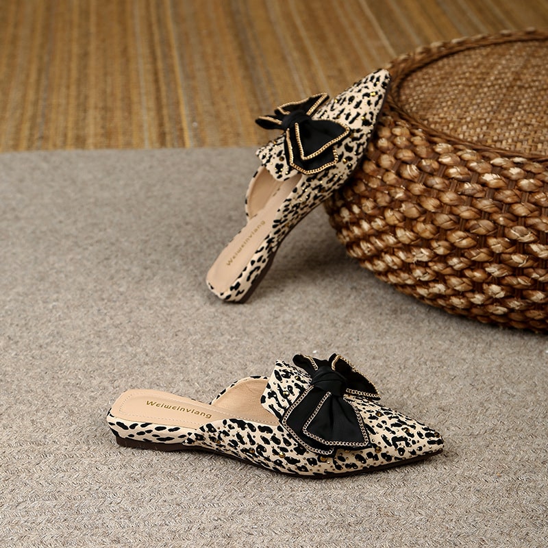 Spetsiga loafers med rosett och leopardmönster, bild 3 av 6