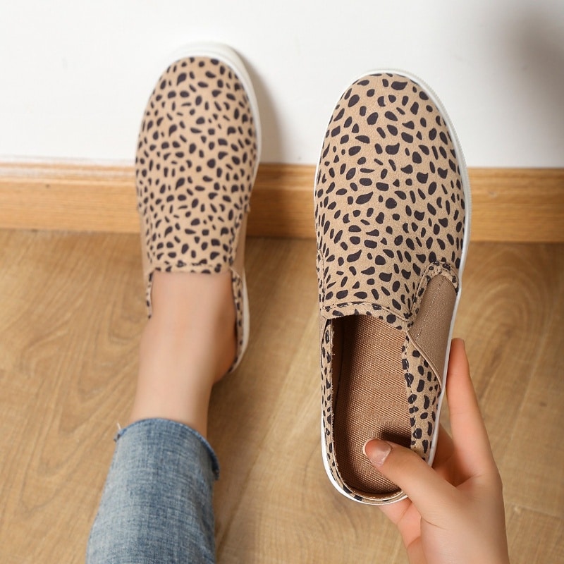Streetwear loafers med plattsula och leopardmönster, bild 2 av 5