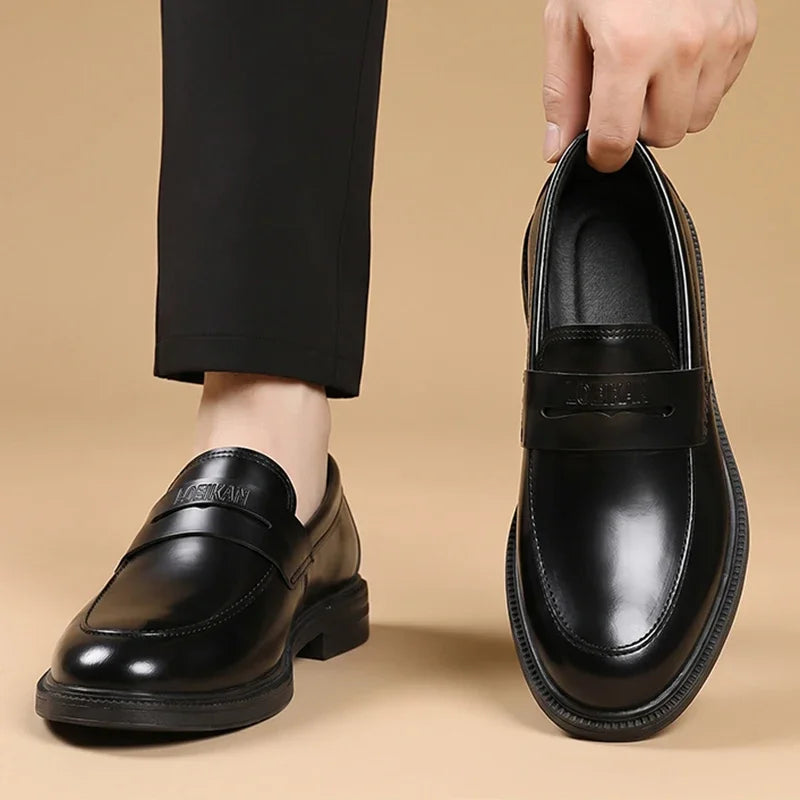 Svarta loafers för herr, bakifrån