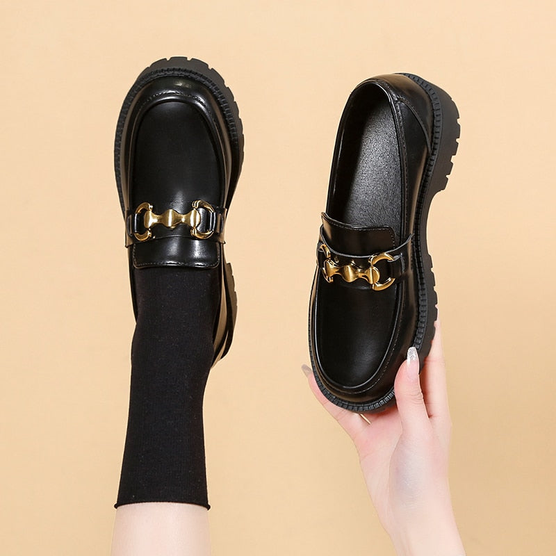 Svarta loafers med tjock sula och guldkedja för dam, bild 3 av 6