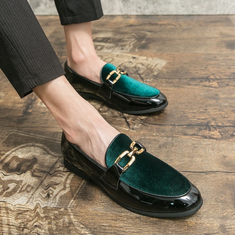 Lackade loafers i svart och sammet med gyllene bett, bild 5 av 10