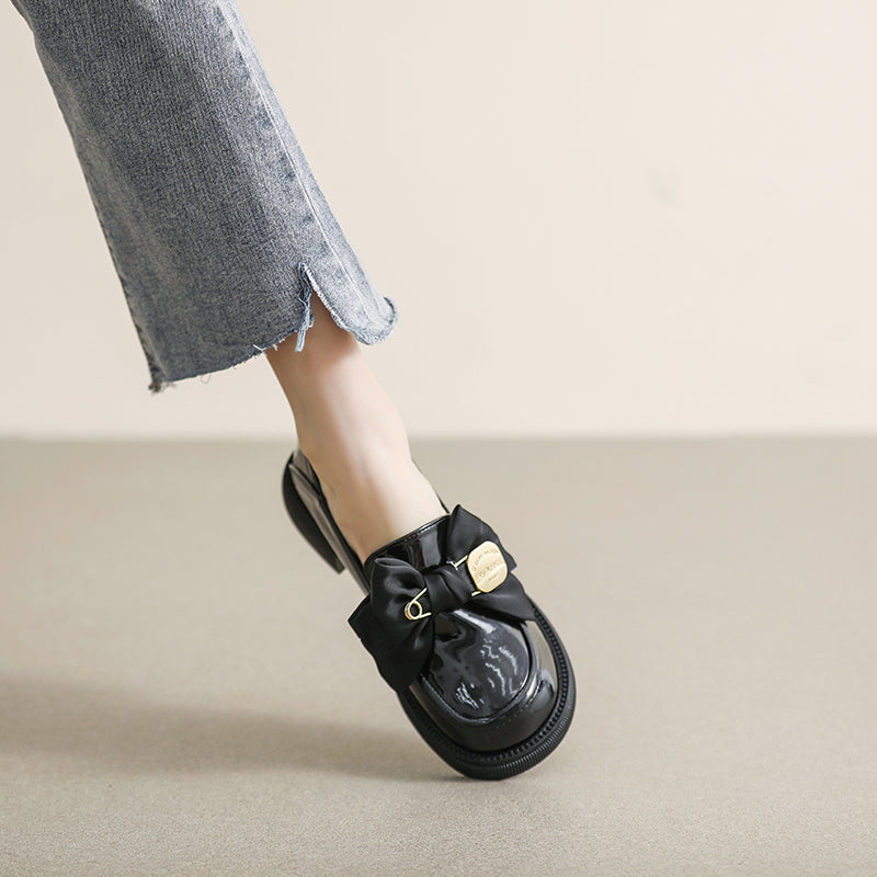 Svarta loafers i brittisk stil med fluga för kvinnor, bild 4 av 4
