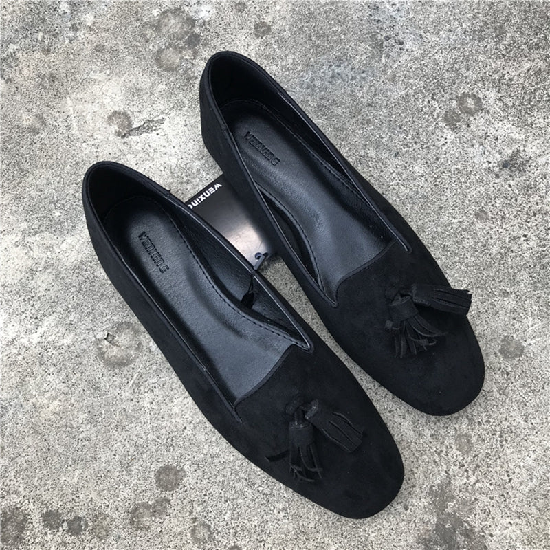Svarta loafers med tofsar i mockaeffekt för dam, bild 3 av 4