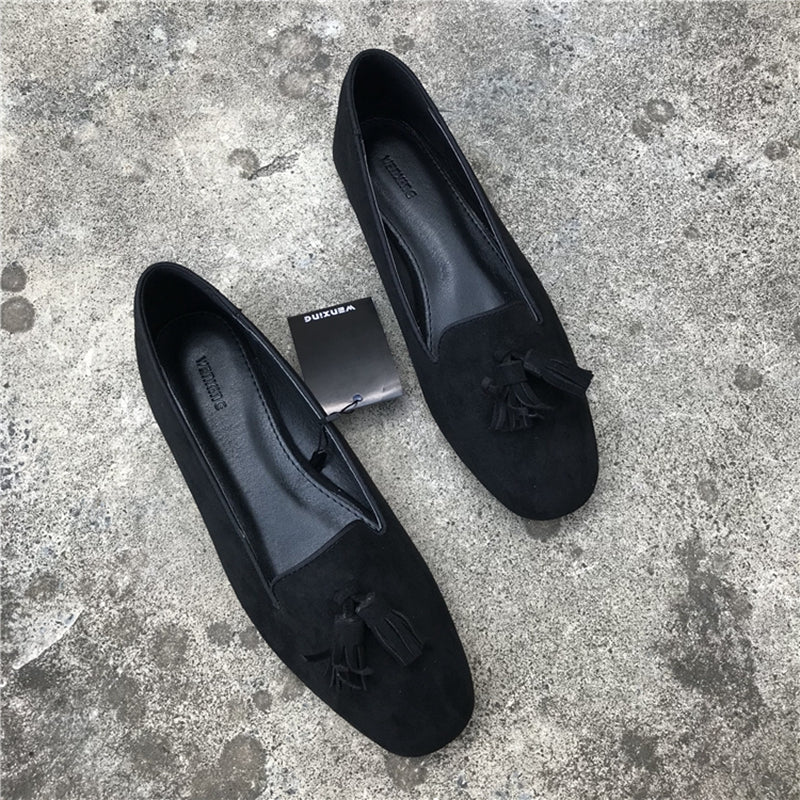 Svarta loafers med tofsar i mockaeffekt för dam, bild 4 av 4
