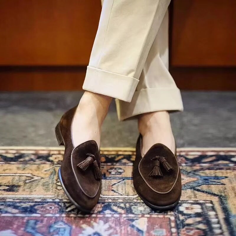 Loafers med tofsar i äkta mocka för herrar, bild 4 av 10