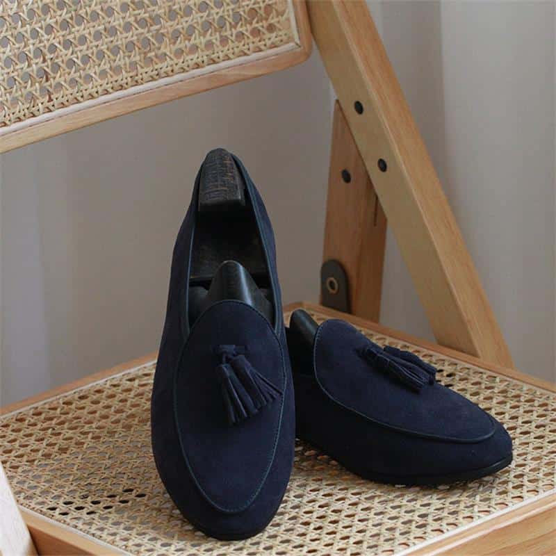 Loafers med tofsar i äkta mocka för herrar, bild 3 av 10