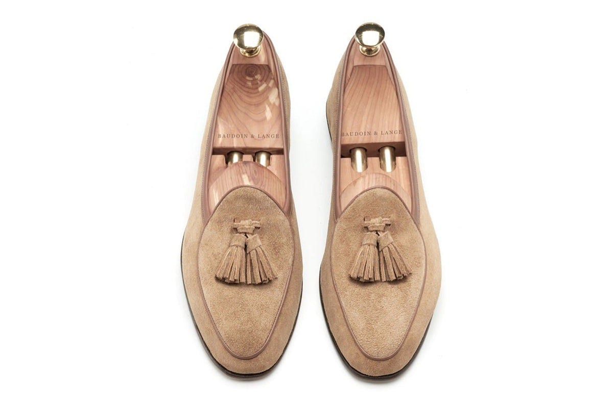 Beige loafers med tofsar i äkta mocka för herrar