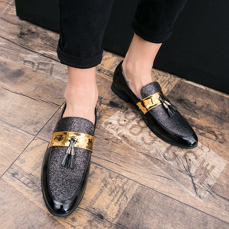 Loafers i läder med tofsar och guldband för herrar, bild 3 av 3