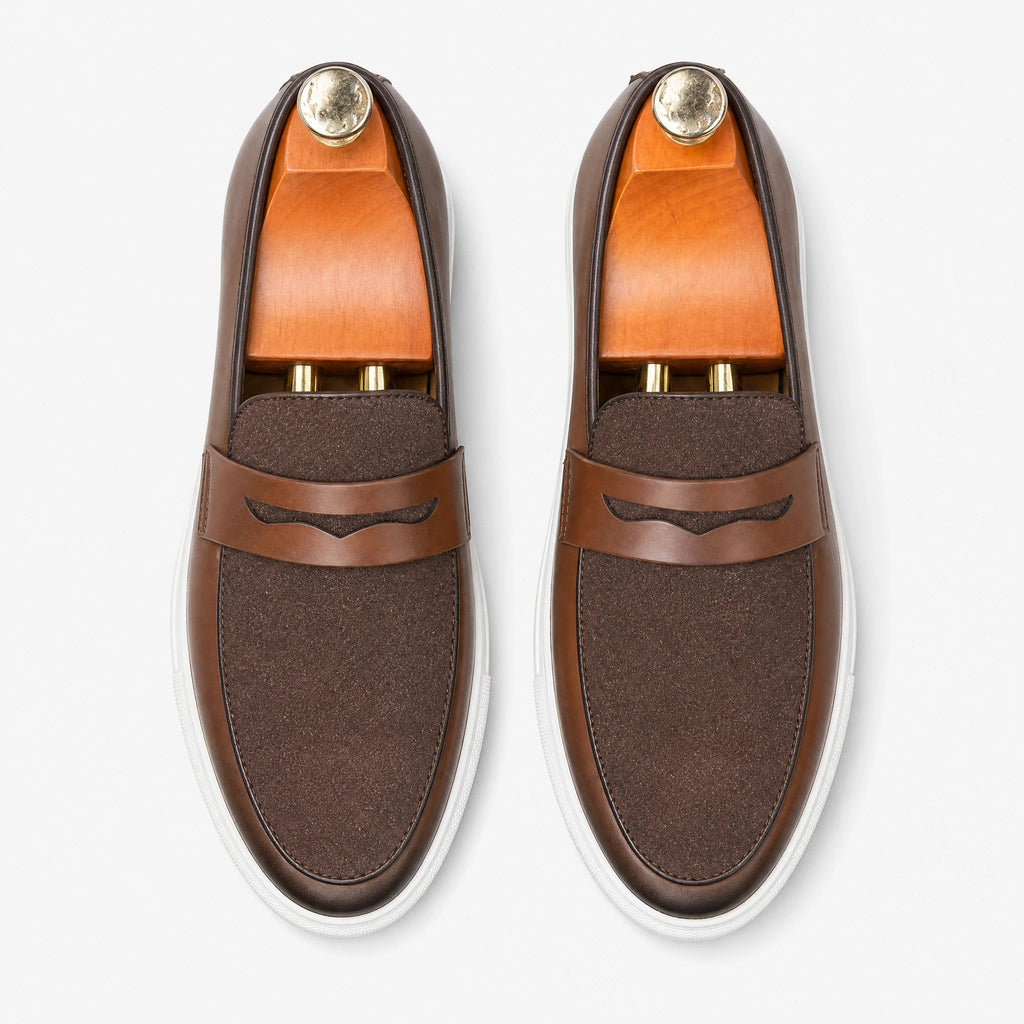 Tvåfärgade bruna loafers för herr med texturerad detalj, svart
