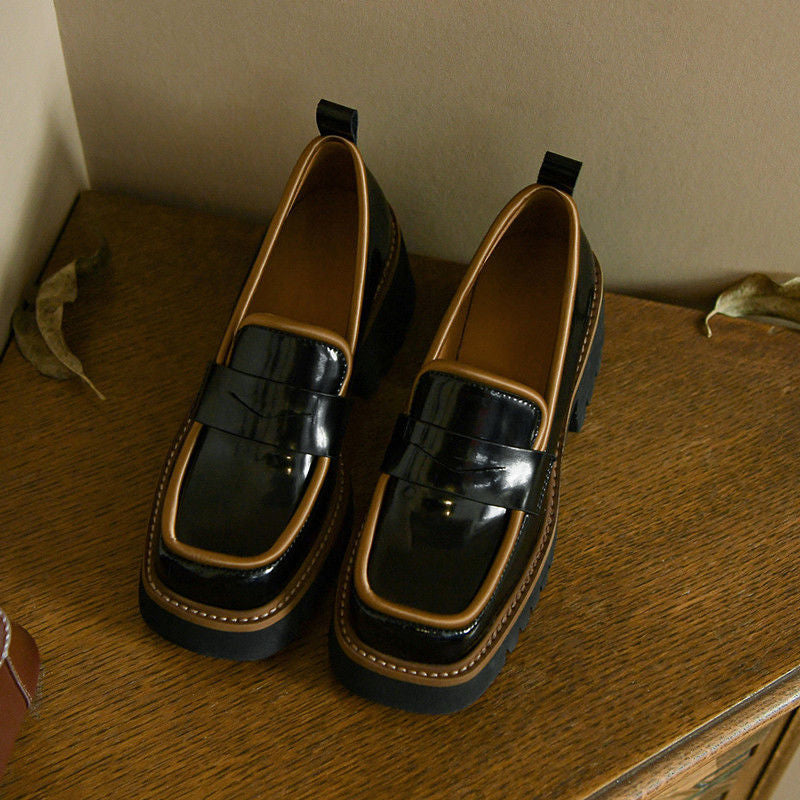 Lackerade tvåfärgade loafers med tjock flexibel sula, bild 5 av 17