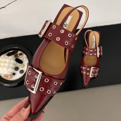 Loafers ballerina med spetsig tå och spännen